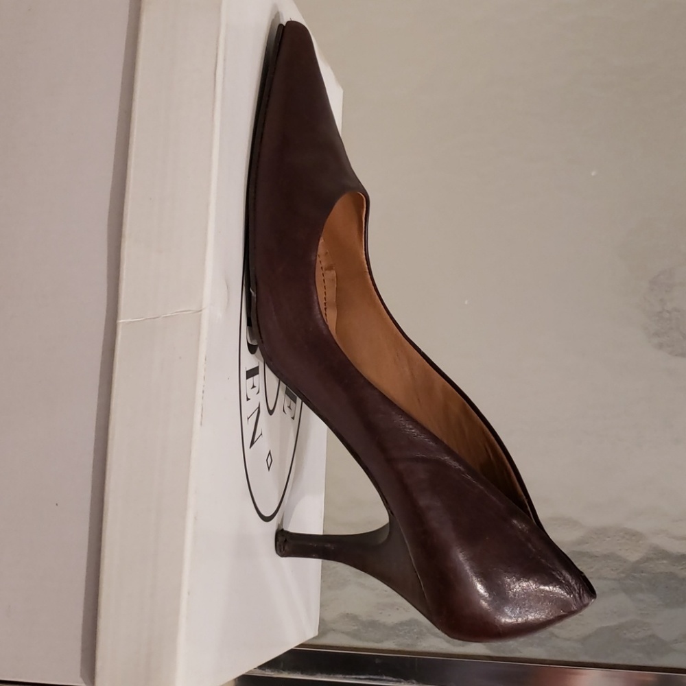 Heels - Picture 4 of 6